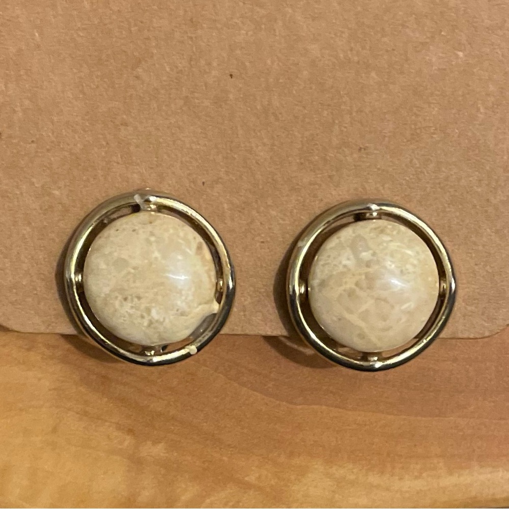 Vintage Gold Tone and Stone like Circle Clip On Earrings